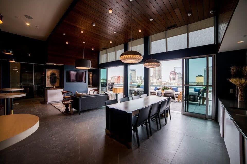 2Br Balcony Suite Gym & Pool Downtown At Cityway 印第安納波利斯 外观 照片